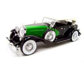Duesenberg  - 1934 black/green - 1:18 - Signature Models - 18110 - sig18110bk | The Diecast Company