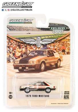 Ford  - Mustang 1979 white/black - 1:64 - GreenLight - 30392 - gl30392 | The Diecast Company