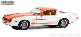 Chevrolet  - Camaro 1979 white/orange - 1:18 - GreenLight - 13657 - gl13657 | The Diecast Company
