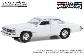 Pontiac  - LeMans 1976 white - 1:64 - GreenLight - 43014 - gl43014 | The Diecast Company
