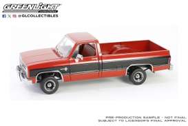 Chevrolet  - K10 1984 red/black - 1:18 - GreenLight - 13686 - gl13686 | The Diecast Company